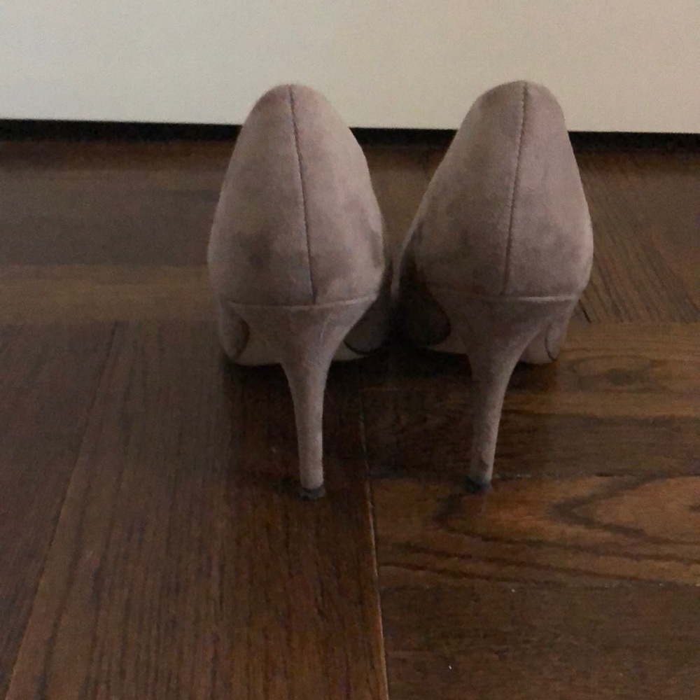 Heels - Picture 3 of 4